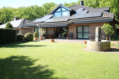 Modernes Traumhaus am Waldrand – mit Weitblick