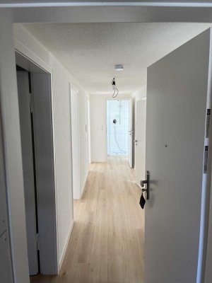 Erstbezug nach Sanierung: Schöne 3-Raum-Dachgeschosswohnung in Schwäbisch Hall