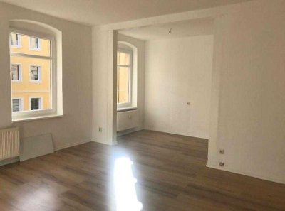 Ab August 2025: Freundliche Singlewohnung mit Balkon, Laminatboden & Badewanne