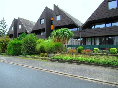 Großzügige Oberwohnung im 1. + 2. OG mit  gr. Balkon und Autogarage