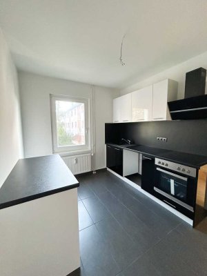 Sanierte 3-Raum-Wohunung mit EBK und Duschbad in bester Lage!