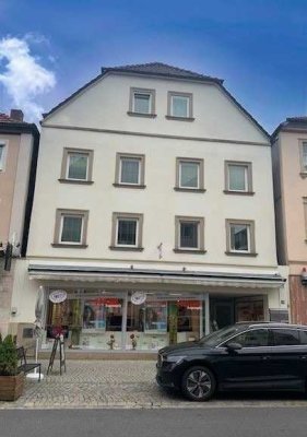 Attraktive 2-Zimmer-Stadtwohnung in der Innenstadt, inklusive Einbauküche, frei ab 01.02.2026