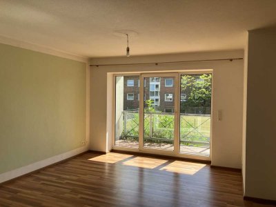 Sonnige 2-Zimmer-Hochparterre-Wohnung mit gehobener Innenausstattung mit EBK in Bad Oldesloe