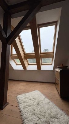 Reserviert! Elegante Stadtvilla mit weitläufigem Garten und vielfältigen Wohnmöglichkeiten