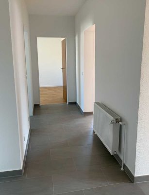 Komplett saniert  -  Moderne 3-Zimmer Wohnung in Schwalbach am Taunus