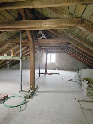 Dachgeschoss Lenting – Ausbauchance mit Genehmigung