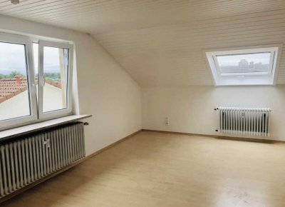 Vollständig renovierte 3-Zimmer Dachgeschosswohnung mit EBK in Ravensburg