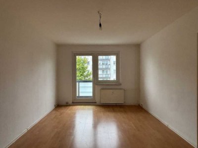 Helle Wohnung mit Balkon in Hellersdorf!