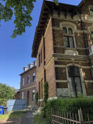 moderne 2 Zimmer-DG-Wohnung in zentraler Lage in der Bonner Altstadt