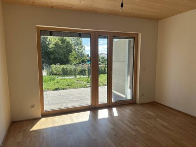 120 Meter zur U1 Oberlaa- Sonnige, barrierefreie Gartenwohnung mit Top U1 Anbindung- inkl. Küche