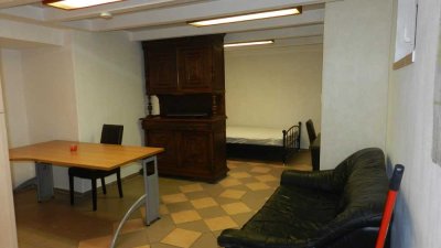 Möblierte Souterrain Wohnung