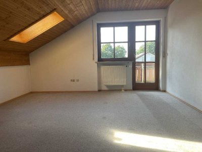 NEU! Liebenswerte Dachgeschosswohnung mit Balkon!