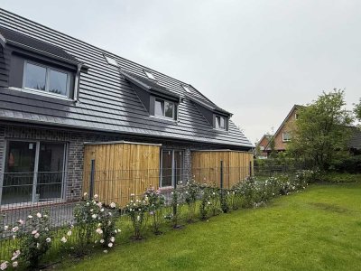 Erstbezug: Reihenendhaus in Sünderup!
