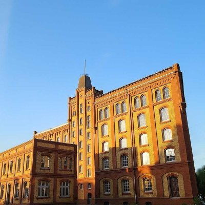 Exklusive Wohnungen im Fabrikschloss direkt am Rhein, provisionsfrei