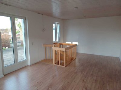 Exklusive 2,5 Zimmer-Maisonette-Penthousewohnung mit Terrasse und Einbauküche in Weil am Rhein