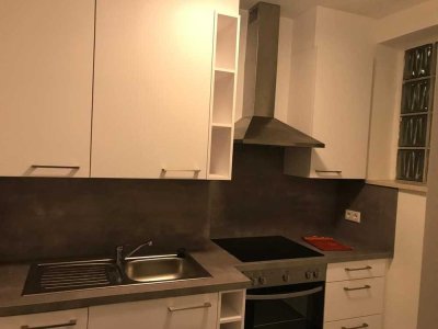 1 ZW hell, ruhig und zentral gelegen, teilmöbliert, Einbauküche separat