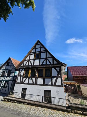 Fachwerkhaus von 1619 in , Lengenfeld unterm Stein , zu verkaufen :)