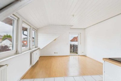 Helle 2-Zimmer-DG-Wohnung mit Balkon – sofort bezugsfrei