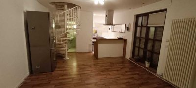 2-Zi-Maisonette-Whg im Anbau einer Villa in begehrter Lage nahe Main
