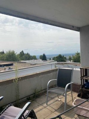 ♥️-lich Willkommen ! Tschüss Mieterfrust ! Wohnen mit Ausblick im Boxbergring -