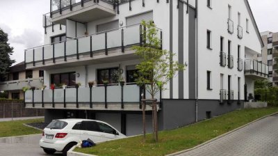 Attraktive 3 Zimmer-Wohnung mit Süd/West-Balkon, Tiefgarage und Aufzug