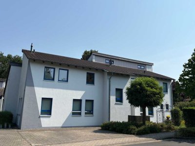 Wohnhaus mit Gewerbeeinheit in Meine