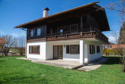 Freistehendes Einfamilienhaus mit Doppelgarage in traumhafter, ruhiger Lage