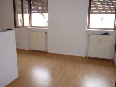 Wi-Schierstein: Singlewohnung mit Pantryküche - Nähe Schiersteiner Hafen in kleiner Einheit