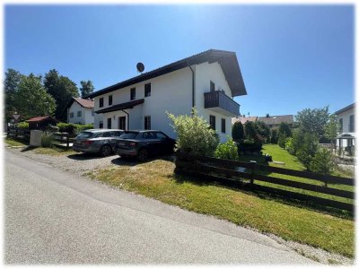 Modernes Mehrfamilienhaus mit Wohn- und Gewerbenutzung