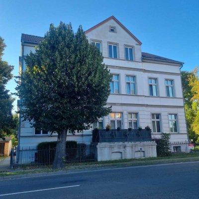 Große Singlewohnung * EBK * Tageslichtbad * Erker * Stellplatz