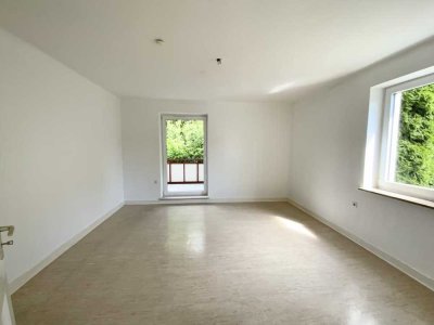 Schöne 3-Zimmer-Wohnung mit Balkon und separaten Mansardenraum!