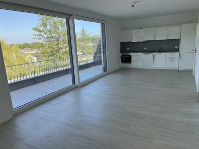 Geschmackvolle, neuwertige 2-Zimmer-Penthouse-Wohnung, geh. Innenausstattung, 2 Terrasen, EBK.