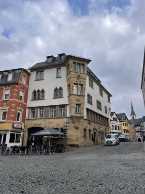 Renovierte 2 Zimmer, Küche, Bad Wohnung