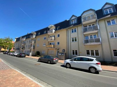 ++ Wohnen im Zentrum, moderne 2- Zimmer mit Balkon, Einbauküche und Aufzug ++