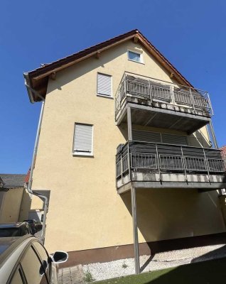 *OHNE PROVISION* Charmante 3-Zi.-Wohnung inkl. 91m² Wohnfl., 2x Stellplatz, Balkon, 2x Abstellraum