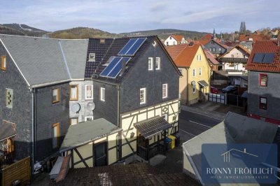 Renditestarkes Ferienwohnhaus in Zella-Mehlis: Ferienwohnhaus mit 8 Wohnungen in Top-Lage, vermietet