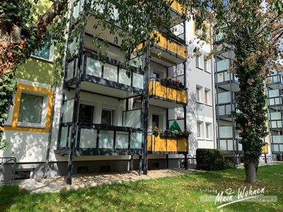 Frisch renovierte und bezugsfertig - helle 3-Raumwohnung mit Balkon