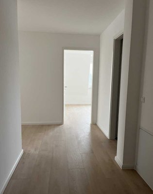 Helle 3-Zimmer-Wohnung im 4. OG mit Balkon in Potsdam-Stern