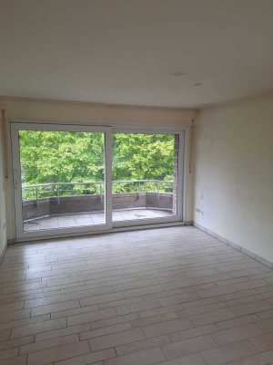 Drei Zimmer, Küche, Diele, Bad, WC, Balkon