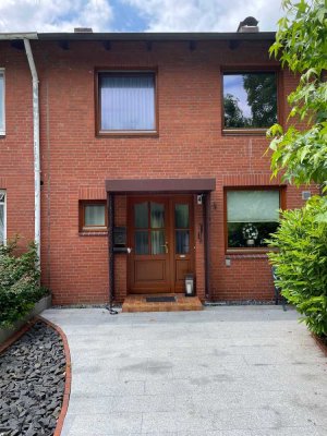 5-Raum-Reihenhaus mit gehobener Innenausstattung und EBK in Hamburg Langenbek