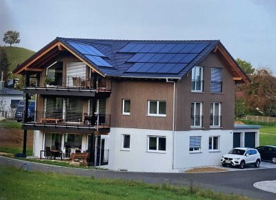 Neuwertige Wohnung mit 4,5 Zimmern sowie Terasse und Einbauküche in Waldburg BEFRISTET!