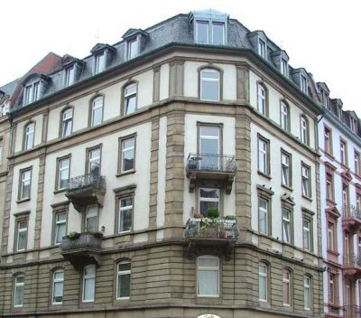 Zentral, lebendig und mit Flair – 3 Zimmer im sanierten Altbau