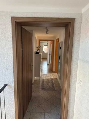 Geschmackvolle, neuwertige 2,5-Zimmer-DG-Wohnung mit gehobener Innenausstattung in Fürstenfeldbruck