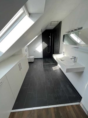 Hochwertige 4 Zimmer-Maisonette - Wohnung mit Balkon  in ruhiger Lage von Ötlingen