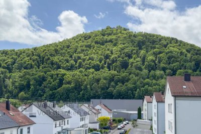 Schöne 2,5 - Zimmer Wohnung mit Garage - sofort Frei