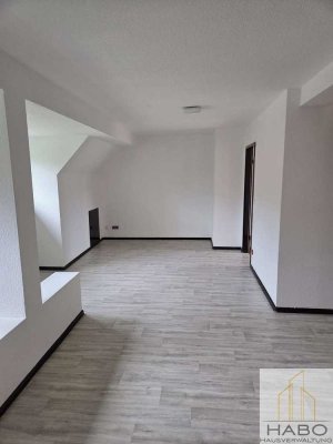 SCHÖNE 3,5 Zimmer DG-Wohnung im Maisonette-Stil in Oberhausen
