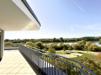 Lichtdurchflutetes 4-Zimmer-Penthouse mit großer Terrasse und Ausblick über das Rheinufer