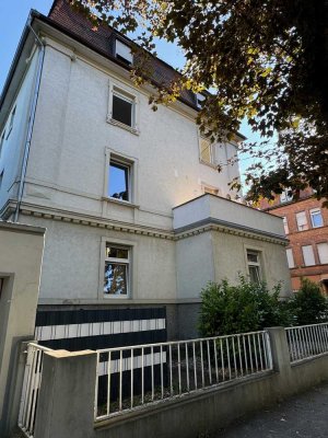 Sanierte Altbauwohnung in der Innenstadt mit Garage und Gartenmitbenutzung