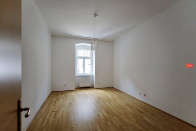 Schöne Altbau Erdgeschoss Wohnung mit Garten im Zentrum von Linz