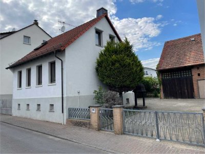 Charmantes Einfamilienhaus mit großem Grundstück in Kelkheim